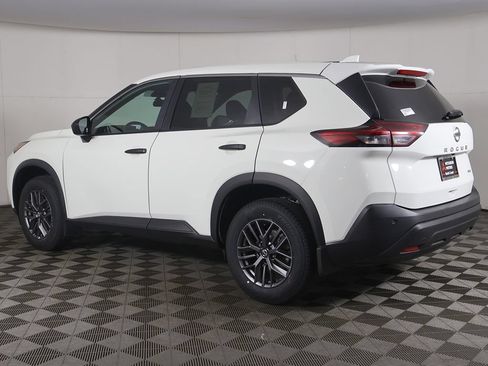 Used 2021 Nissan Rogue S AWD/4WD image 6