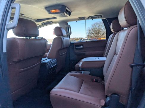 Used 2014 Toyota Sequoia Platinum image 19