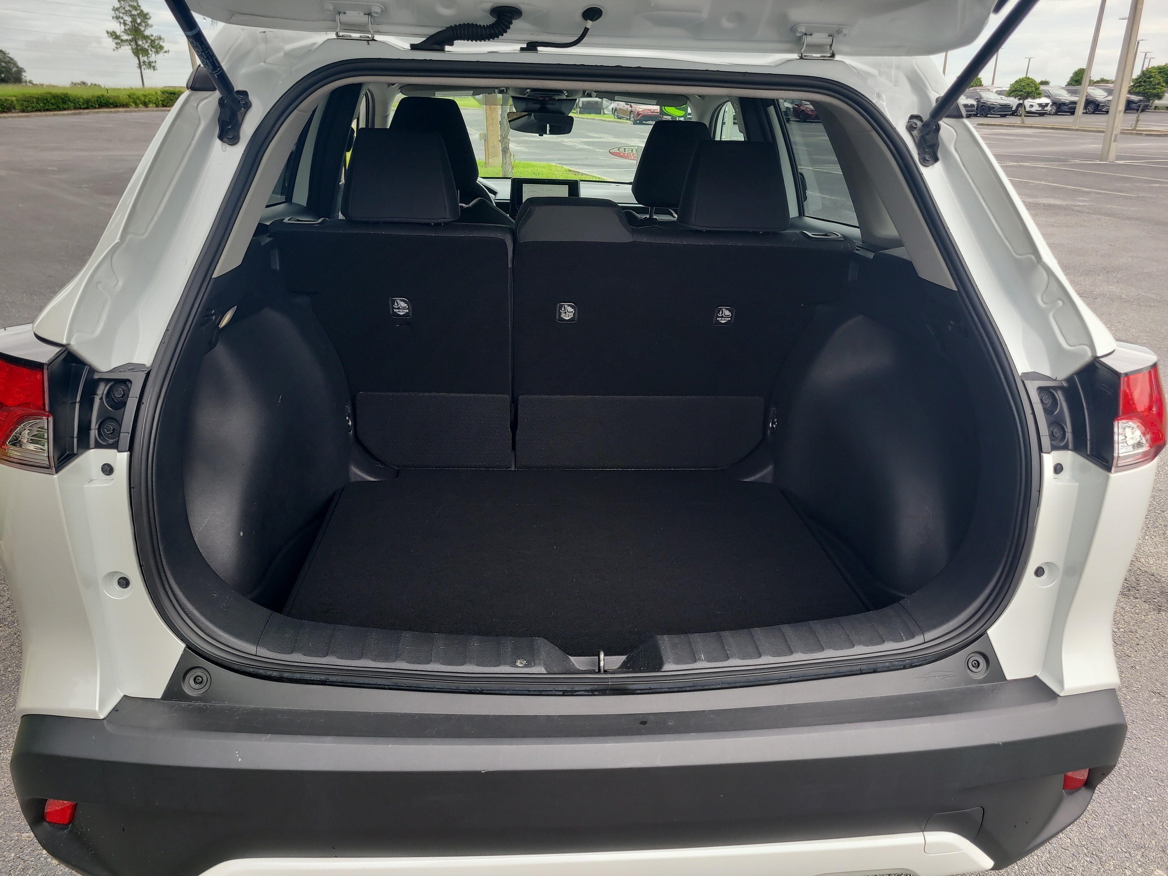 Certified 2025 Toyota Corolla Cross LE FWD image 11