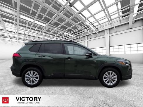 Used 2023 Toyota Corolla Cross LE w/ Moonroof Package AWD/4WD image 2
