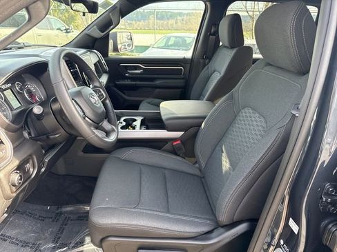 New 2026 RAM 1500 4x4 Crew Cab image 14