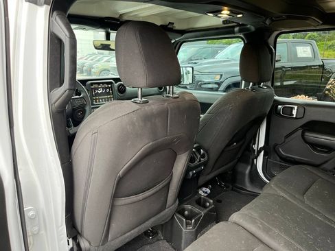 Used 2023 Jeep Wrangler Unlimited Sport AWD/4WD image 8