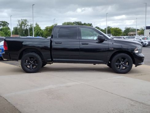 Used 2017 RAM 1500 Express w/ Black Ram 1500 Express Group AWD/4WD image 15