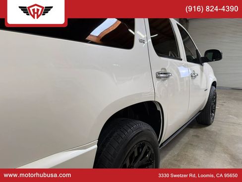 Used 2013 Chevrolet Tahoe LTZ AWD/4WD image 8