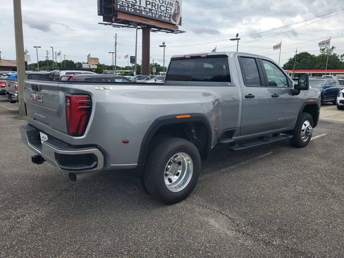 Used 2026 GMC Sierra 3500 Pro AWD/4WD image 4