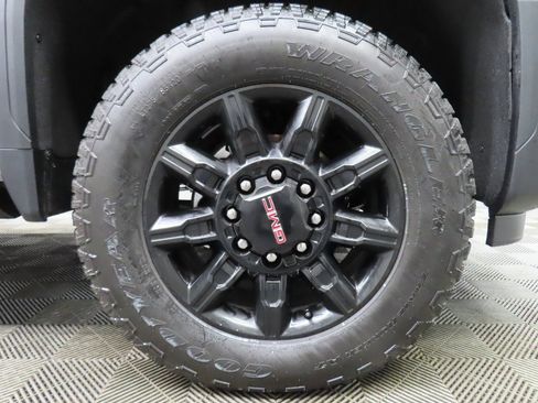 Used 2026 GMC Sierra 2500 AT4 image 8
