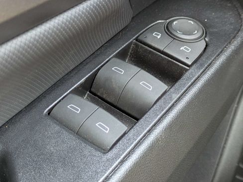 Used 2025 Chevrolet Equinox EV LT FWD image 24