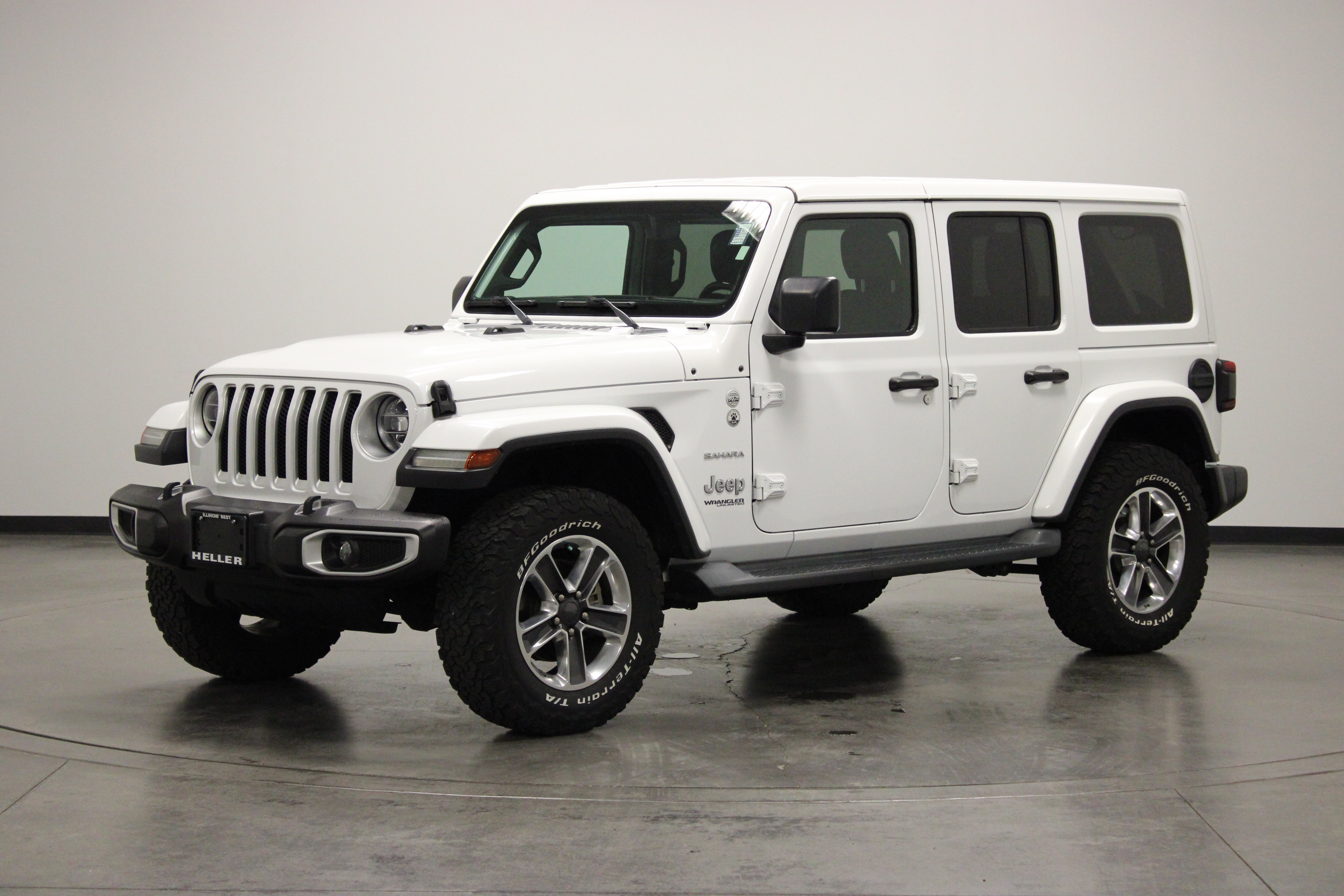 Used 2019 Jeep Wrangler Unlimited Sahara w/ LED Lighting Group AWD/4WD image 4