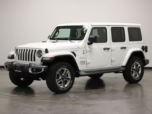 Used 2019 Jeep Wrangler Unlimited Sahara w/ LED Lighting Group AWD/4WD image 4