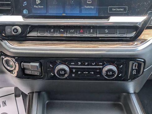 Used 2025 Chevrolet Silverado 2500 LT w/ Trail Boss Package AWD/4WD image 19