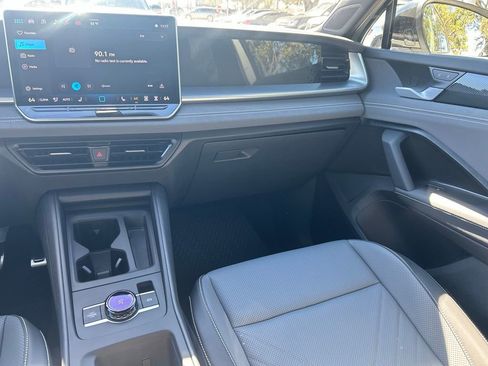 New 2026 Volkswagen Tiguan SE R-Line image 12