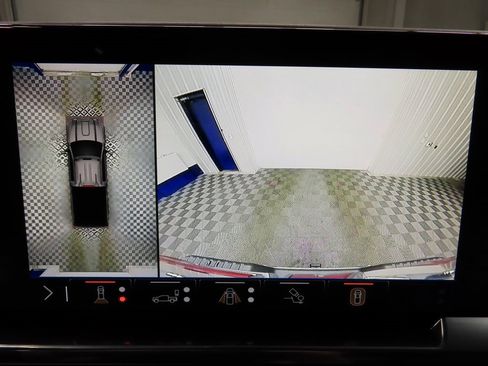 Used 2024 GMC Sierra 2500 SLT w/ SLT Premium Package image 16