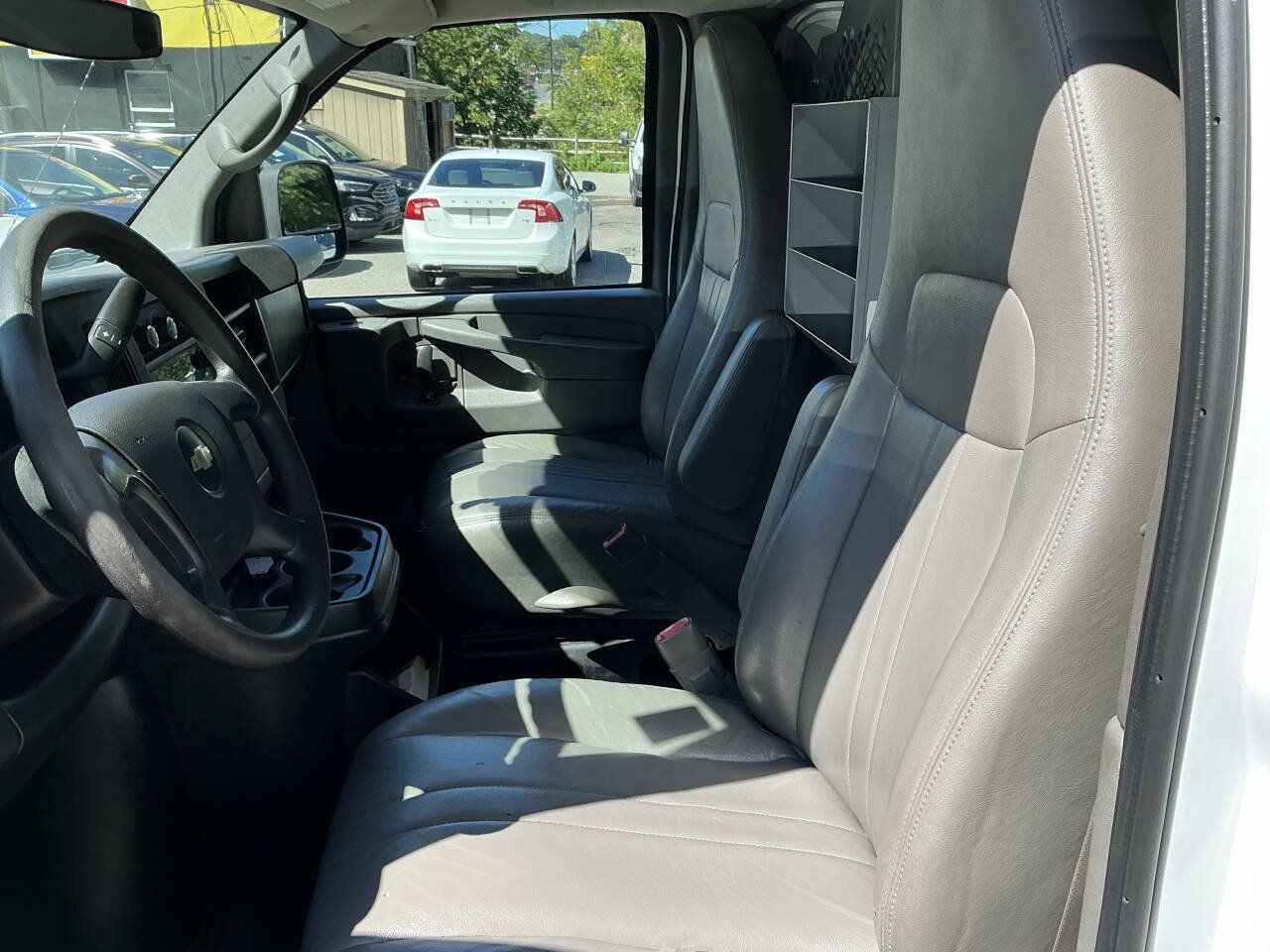 Used 2014 Chevrolet Express 2500 RWD image 14