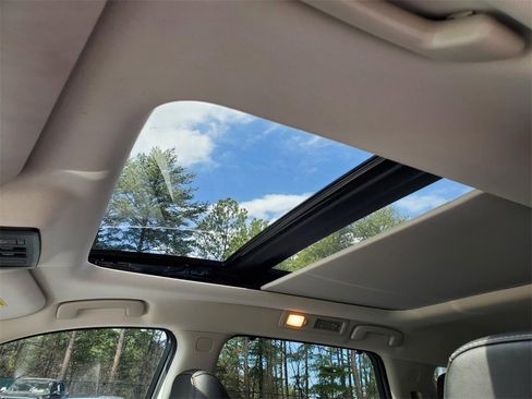 Used 2022 Nissan Pathfinder SL w/ SL Premium Package image 20