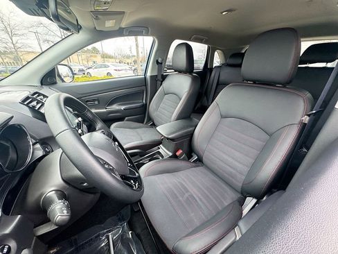 Used 2025 Mitsubishi Outlander Sport ES image 10