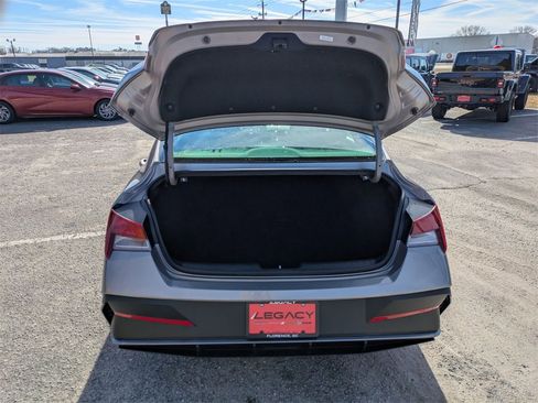 Used 2024 Hyundai Elantra SEL image 27