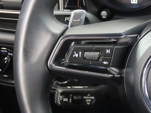 Certified 2026 Porsche Macan AWD/4WD image 20