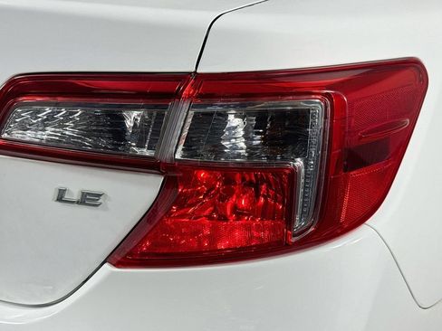 Used 2013 Toyota Camry LE FWD image 29