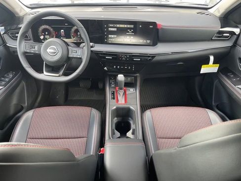 Certified 2025 Nissan Kicks SR FWD image 14