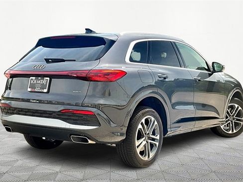 Used 2025 Audi Q5 Premium image 2