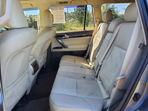 Used 2015 Lexus GX 460 image 40
