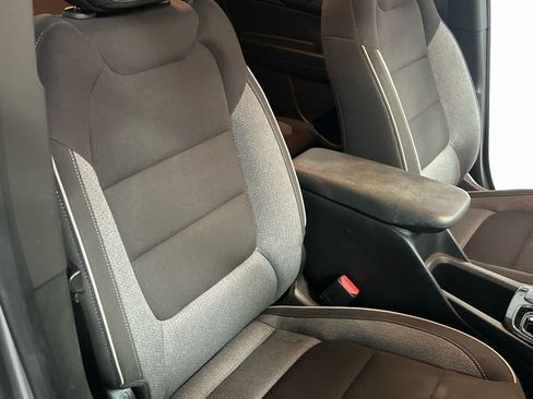 Used 2025 Chevrolet TrailBlazer LT AWD/4WD image 20