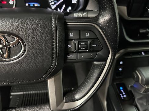 Used 2025 Toyota Tundra SR5 w/ SR5 Convenience Package AWD/4WD image 17