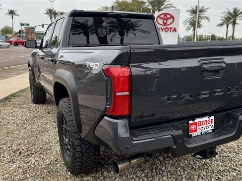 Certified 2025 Toyota Tacoma TRD Off-Road image 27