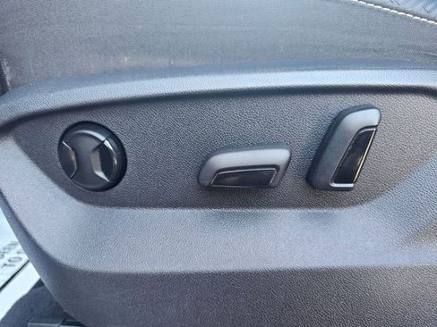 Used 2021 Volkswagen Atlas Cross Sport SE w/ Panoramic Sunroof Package image 12