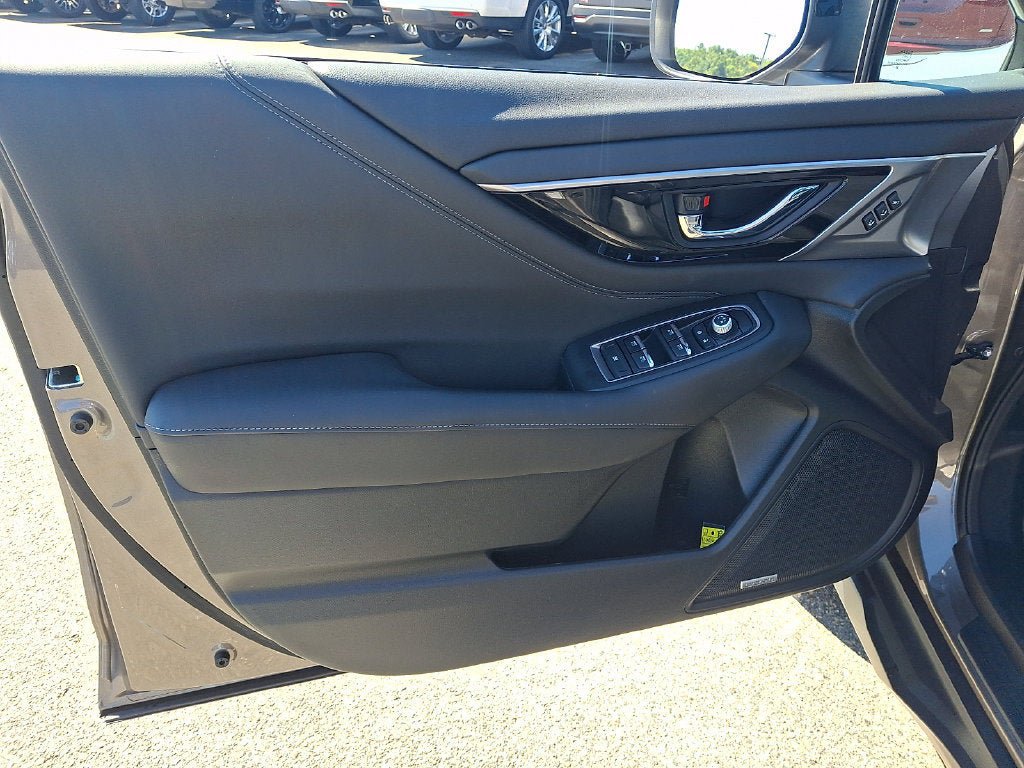 Used 2023 Subaru Outback Limited AWD/4WD image 12