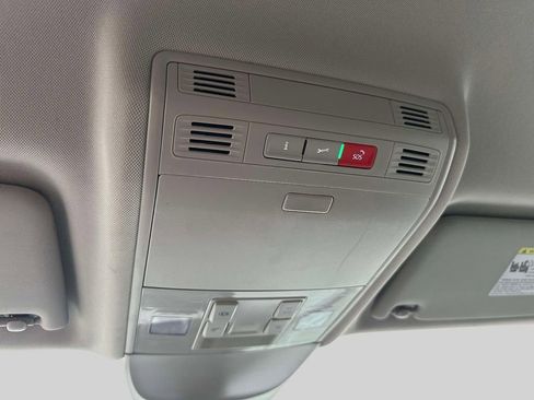 Used 2024 Volkswagen Taos SE image 35