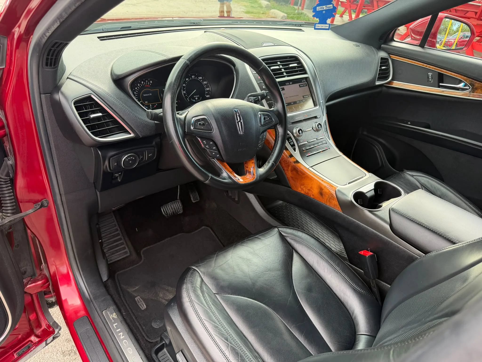 Used 2017 Lincoln MKX Select w/ Select Plus Package FWD image 12
