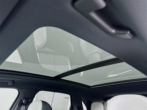 New 2026 Porsche Cayenne image 24