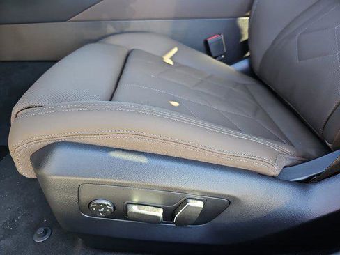 New 2026 BMW i5 eDrive40 w/ Convenience Package image 30