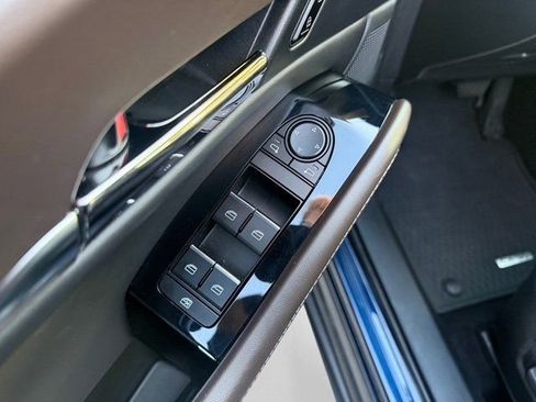 Used 2023 MAZDA CX-30 AWD 2.5 S w/ Premium Package image 10