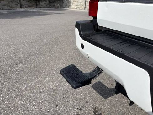 Used 2022 Ford F350 Limited AWD/4WD image 9