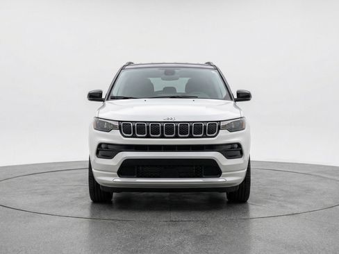 Used 2025 Jeep Compass Limited image 2