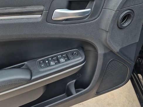 Used 2020 Chrysler 300 Touring w/ Sport Appearance Package image 14