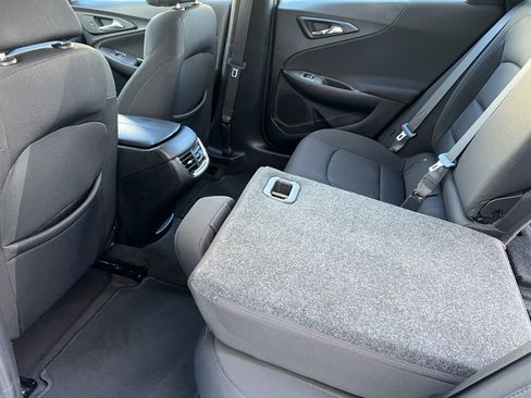 Used 2021 Chevrolet Malibu LT image 17