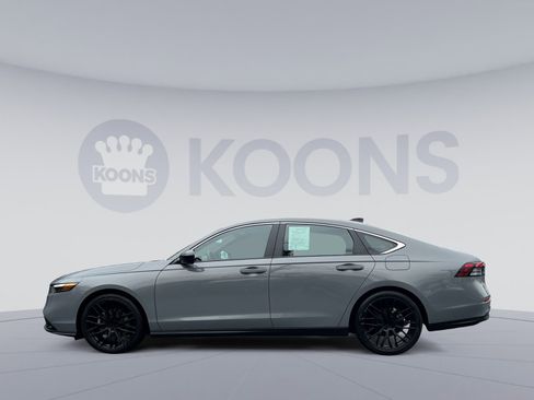 Used 2025 Honda Accord Sport image 2