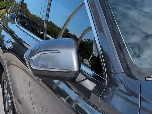 Used 2025 Hyundai Palisade SEL FWD image 11