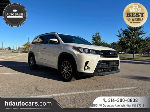Used 2017 Toyota Highlander SE image 1