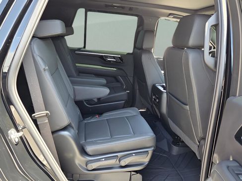 Used 2025 Chevrolet Tahoe LT w/ Comfort Package AWD/4WD image 16