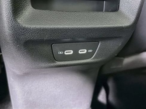 Used 2025 Volkswagen Tiguan SE FWD image 27