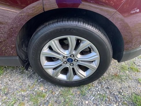 Certified 2022 Ford Edge Titanium AWD/4WD image 38