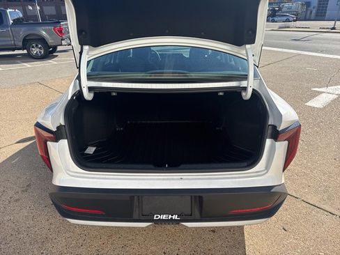 New 2025 Kia K4 LXS image 10