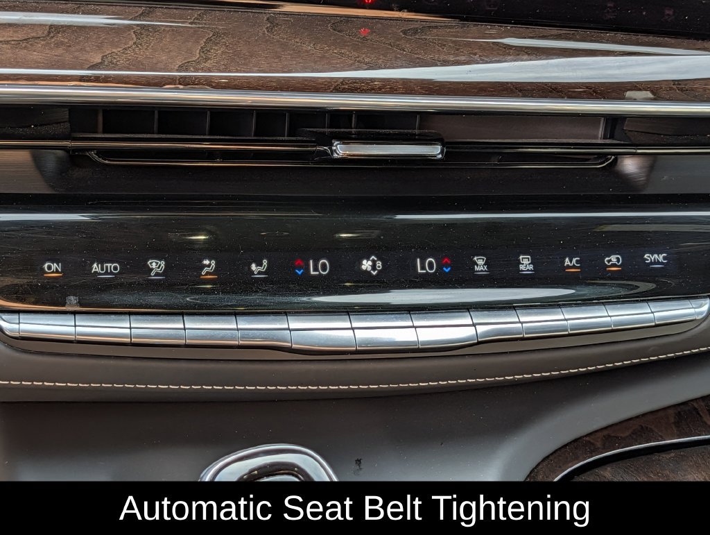 Used 2022 Cadillac Escalade Premium Luxury Platinum w/ Heavy-Duty Trailer Package AWD/4WD image 17