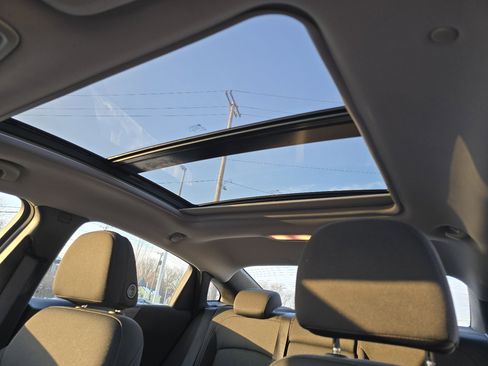 Certified 2023 Chevrolet Malibu LT image 3