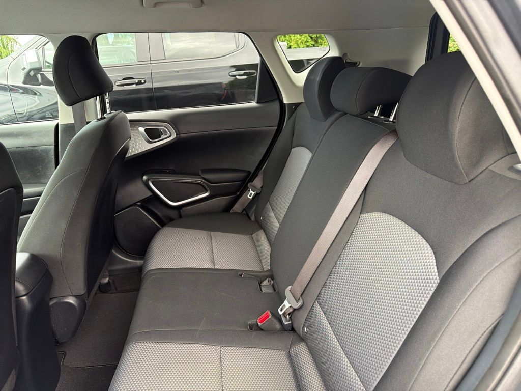 Used 2023 Kia Soul LX FWD image 19