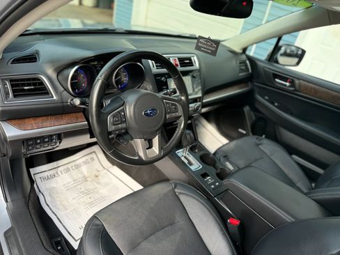 Used 2016 Subaru Outback 2.5i Limited AWD/4WD image 10
